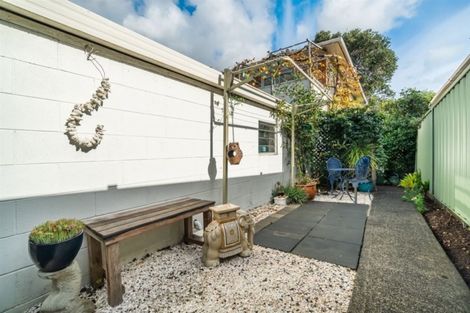 Photo of property in 2/99 Vauxhall Road, Devonport, Auckland, 0624