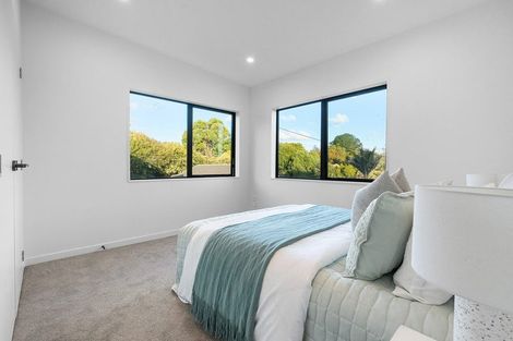 Photo of property in 41d Sunnynook Road, Forrest Hill, Auckland, 0620