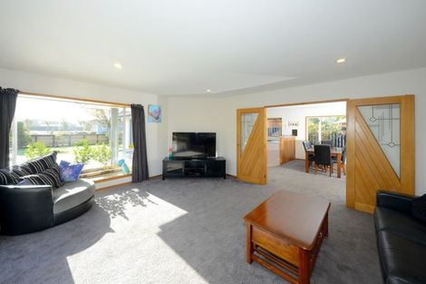 Photo of property in 49 Queenspark Drive, Parklands, Christchurch, 8083