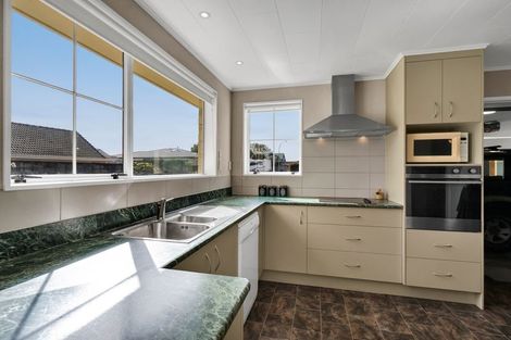 Photo of property in 13 Quin Crescent, Hawera, 4610