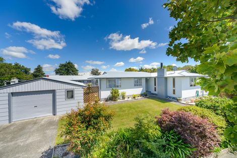 Photo of property in 10 Forbes Place, Kelvin Grove, Palmerston North, 4414
