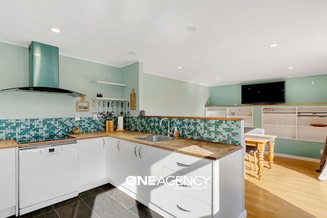 Photo of property in 32 Champion Street, Ranui, Porirua, 5024