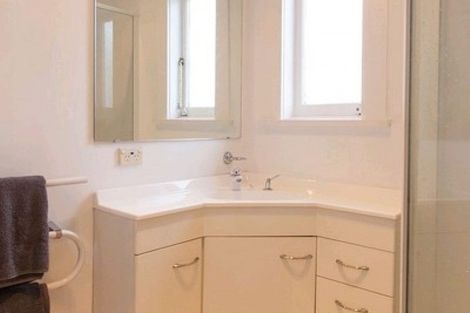 Photo of property in 16 Jasper Avenue, Mount Roskill, Auckland, 1041