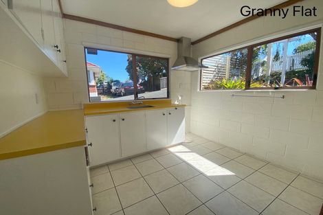 Photo of property in 237 Te Atatu Road, Te Atatu South, Auckland, 0610