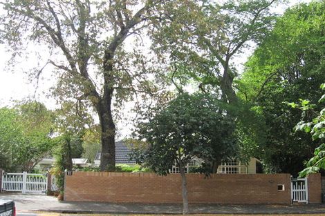 Photo of property in 11 Golf Road, Heretaunga, Upper Hutt, 5018