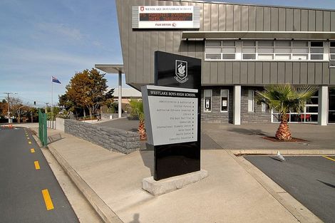 Photo of property in 28 Parr Terrace, Castor Bay, Auckland, 0620