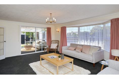 Photo of property in 2 Hawkswood Place, Avonhead, Christchurch, 8042