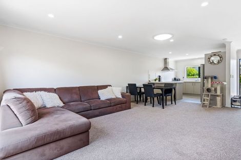 Photo of property in 4 Wakaroa Avenue, Te Atatu Peninsula, Auckland, 0610