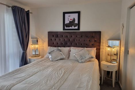 Photo of property in 9c/60 Masons Road, Oteha, Auckland, 0632