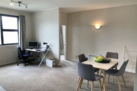 Photo of property in 17 Kent Terrace - Kent Apartments, 6d/16 Kent Terrace, Mount Victoria, Wellington, 6011