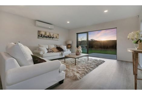 Photo of property in 36 Lumbarda Drive, Kumeu, 0810