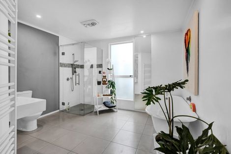 Photo of property in 330 Kelly Road, Lepperton, New Plymouth, 4373