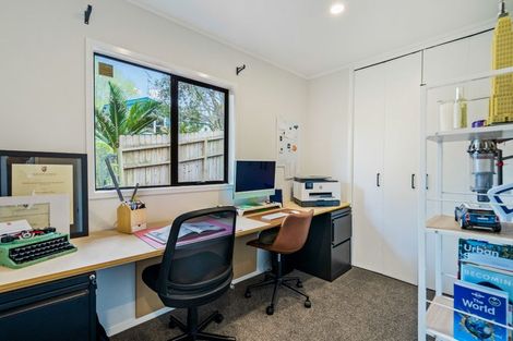 Photo of property in 46a Pah Road, Cockle Bay, Auckland, 2014