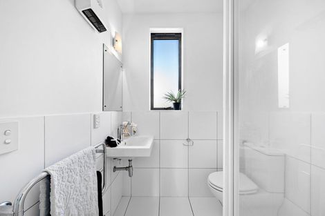 Photo of property in 2/1a Elizabeth Street, Petone, Lower Hutt, 5012