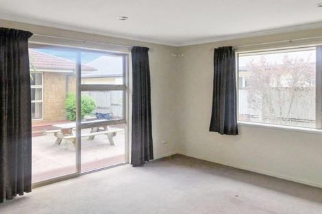 Photo of property in 2 Somerton Drive, Huntington, Hamilton, 3210