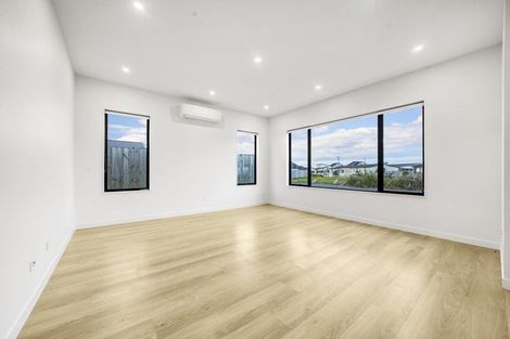 Photo of property in 79 Clarks Beach Road, Clarks Beach, 2122