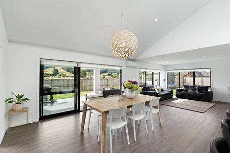 Photo of property in 13 Rodeo Place, Outram, 9019