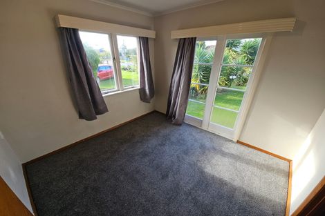 Photo of property in 17 Sutton Crescent, Papakura, 2110