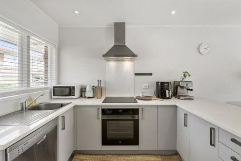 Photo of property in 2/27 Sydney Street, Hauraki, Auckland, 0622