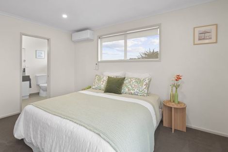 Photo of property in 28 Hawaiian Parade, Arkles Bay, Whangaparaoa, 0932
