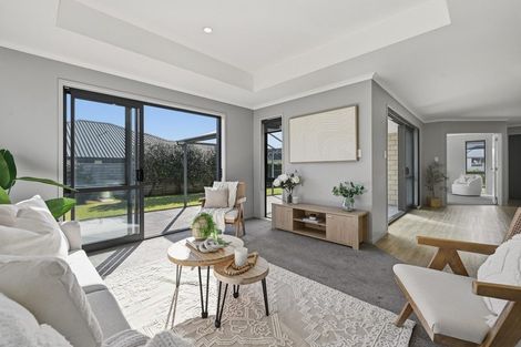 Photo of property in 8 Vantage Place, Omokoroa, 3114