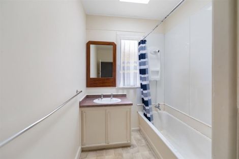 Photo of property in 74 Ngatai Road, Otumoetai, Tauranga, 3110