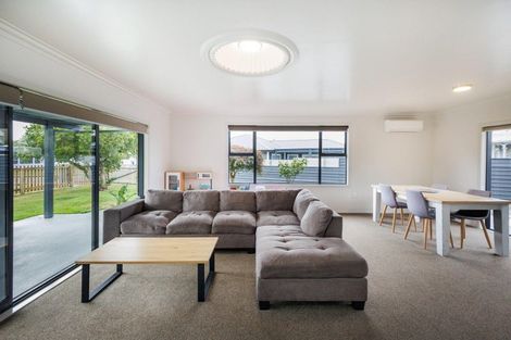 Photo of property in 21 Sutherland Crescent, Westbrook, Palmerston North, 4412