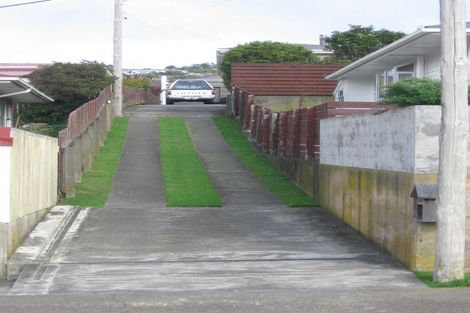 Photo of property in 33 Mark Avenue, Paparangi, Wellington, 6037