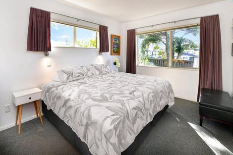 Photo of property in 1/926 Whangaparaoa Road, Manly, Whangaparaoa, 0930