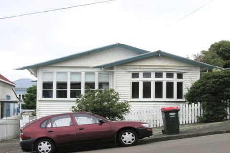 Photo of property in 2 Stirling Street, Berhampore, Wellington, 6023