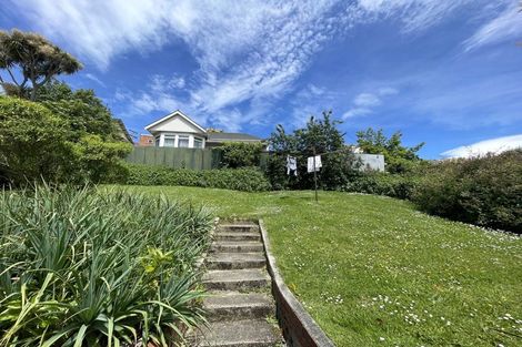 Photo of property in 82 Hazelhurst Pass, Caversham, Dunedin, 9012