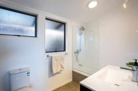 Photo of property in 21 Cumberland Street, Merrilands, New Plymouth, 4312