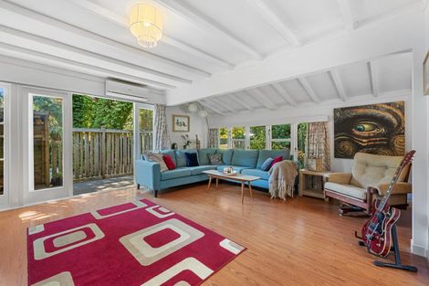 Photo of property in 31 Tane Road, Laingholm, Auckland, 0604