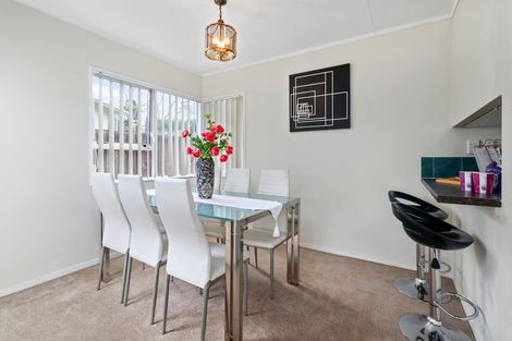 Photo of property in 5 Buisson Glade, West Harbour, Auckland, 0618
