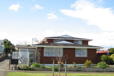 Photo of property in 4 Price Street, Westown, New Plymouth, 4310