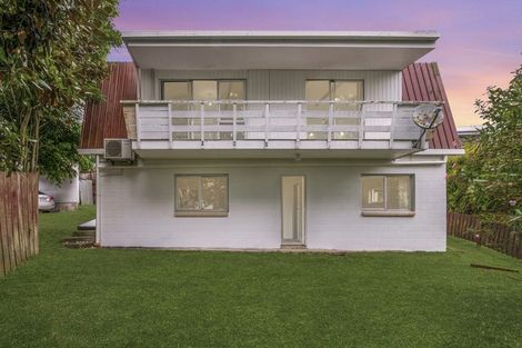 Photo of property in 2/35a Rangatira Road, Beach Haven, Auckland, 0626