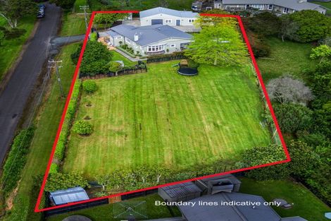 Photo of property in 17 Griggs Road, Whitford, Howick, 2571