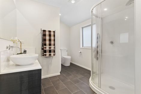 Photo of property in 411 Devonport Road, Tauranga South, Tauranga, 3112