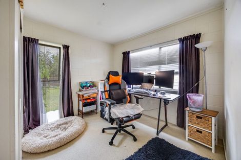 Photo of property in 130a Bruce Mclaren Road, Henderson, Auckland, 0612