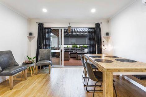 Photo of property in 16 Verdot Close, Kumeu, 0810