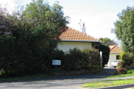 Photo of property in 1 Tauroa Road, Havelock North, 4130