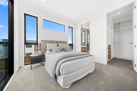 Photo of property in 34 Kumukumu Road, Long Bay, Auckland, 0630