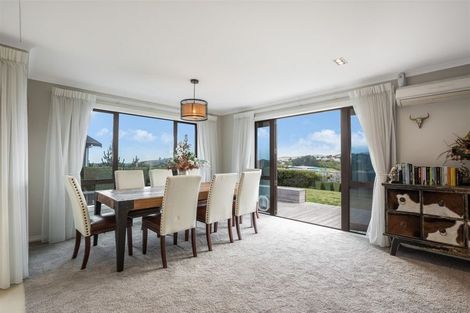 Photo of property in 12 Aoraki Rise, Aotea, Porirua, 5024