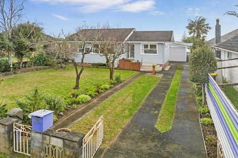 Photo of property in 13 Mickle Street, Te Atatu South, Auckland, 0610