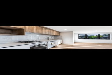 Photo of property in 2/6 Woodhouse Place, West Harbour, Auckland, 0618