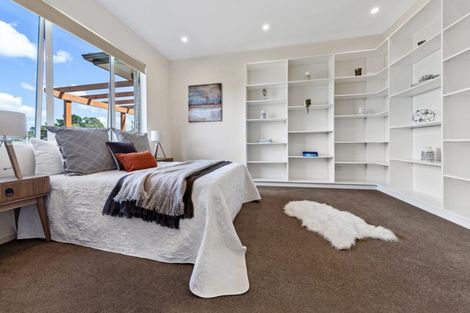 Photo of property in 162 Point View Drive, East Tamaki Heights, Auckland, 2016