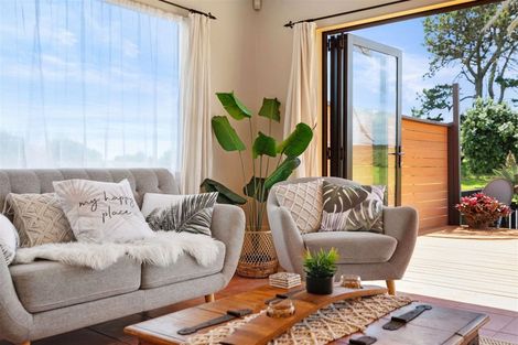 Photo of property in 320 Papamoa Beach Road, Papamoa Beach, Papamoa, 3118