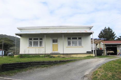 Photo of property in 19 Richmond Street, Cobden, Greymouth, 7802