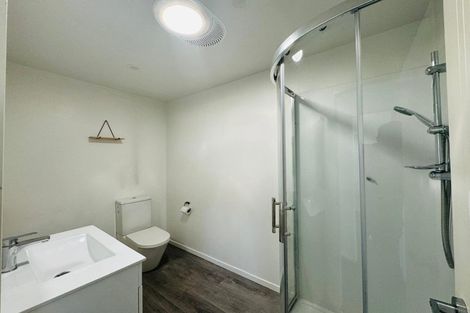 Photo of property in 3/4313 Great North Road, Glendene, Auckland, 0602