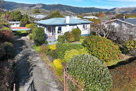 Photo of property in 8 Durham Street, Stoke, Nelson, 7011